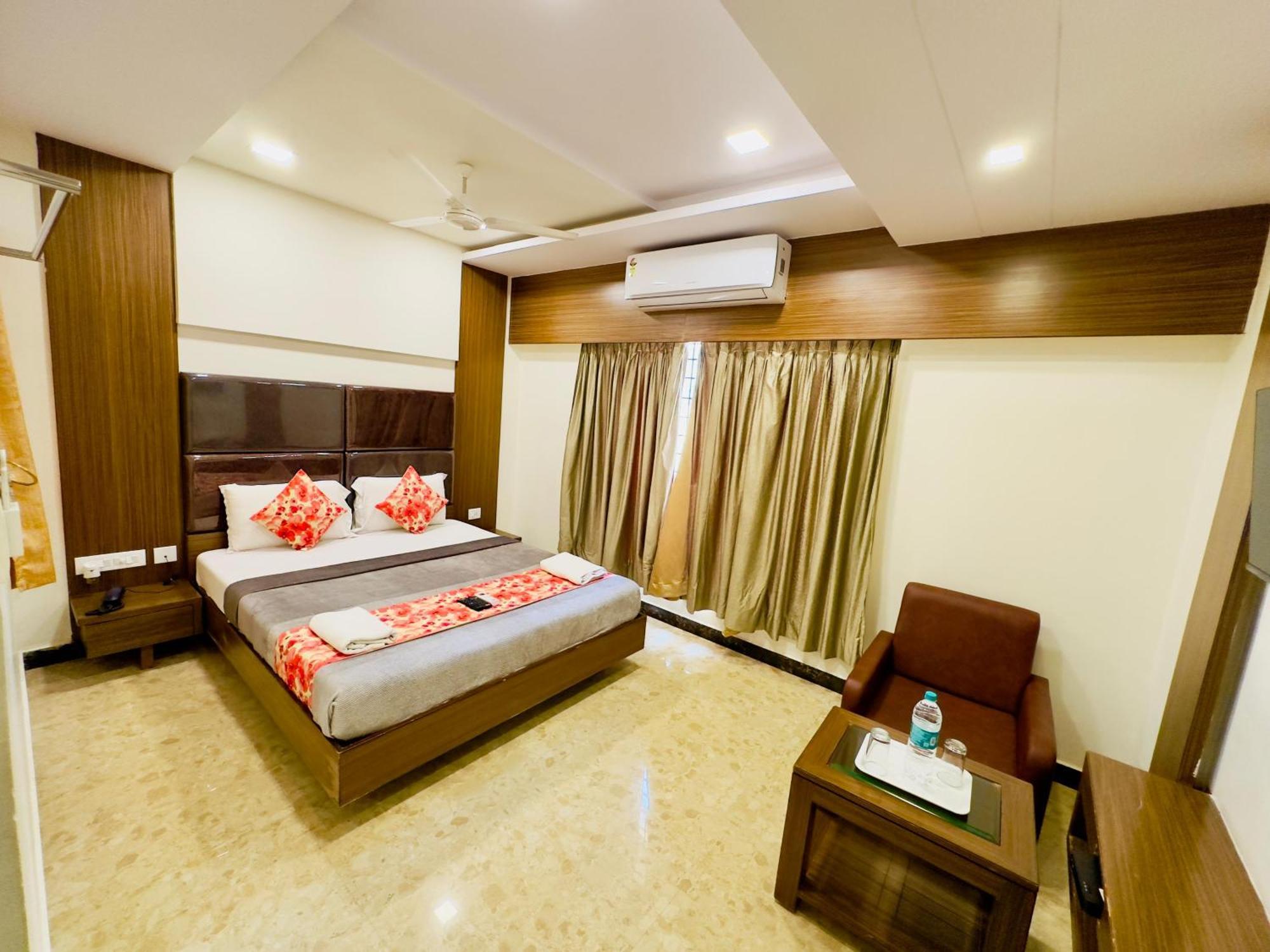 Sheraton Grande At Puratchi Thalaivar Dr Mgr Railway Station Hotel 3*