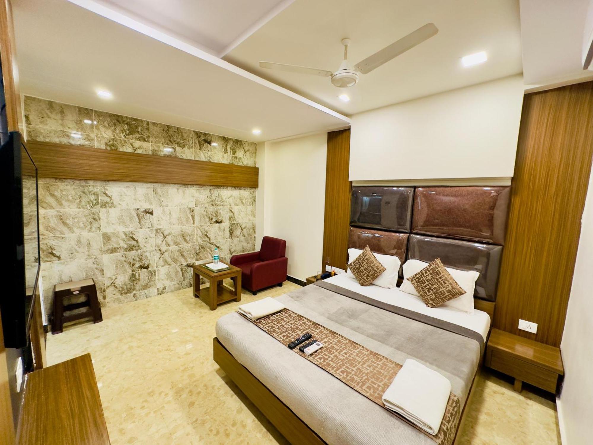 Sheraton Grande At Puratchi Thalaivar Dr Mgr Railway Station