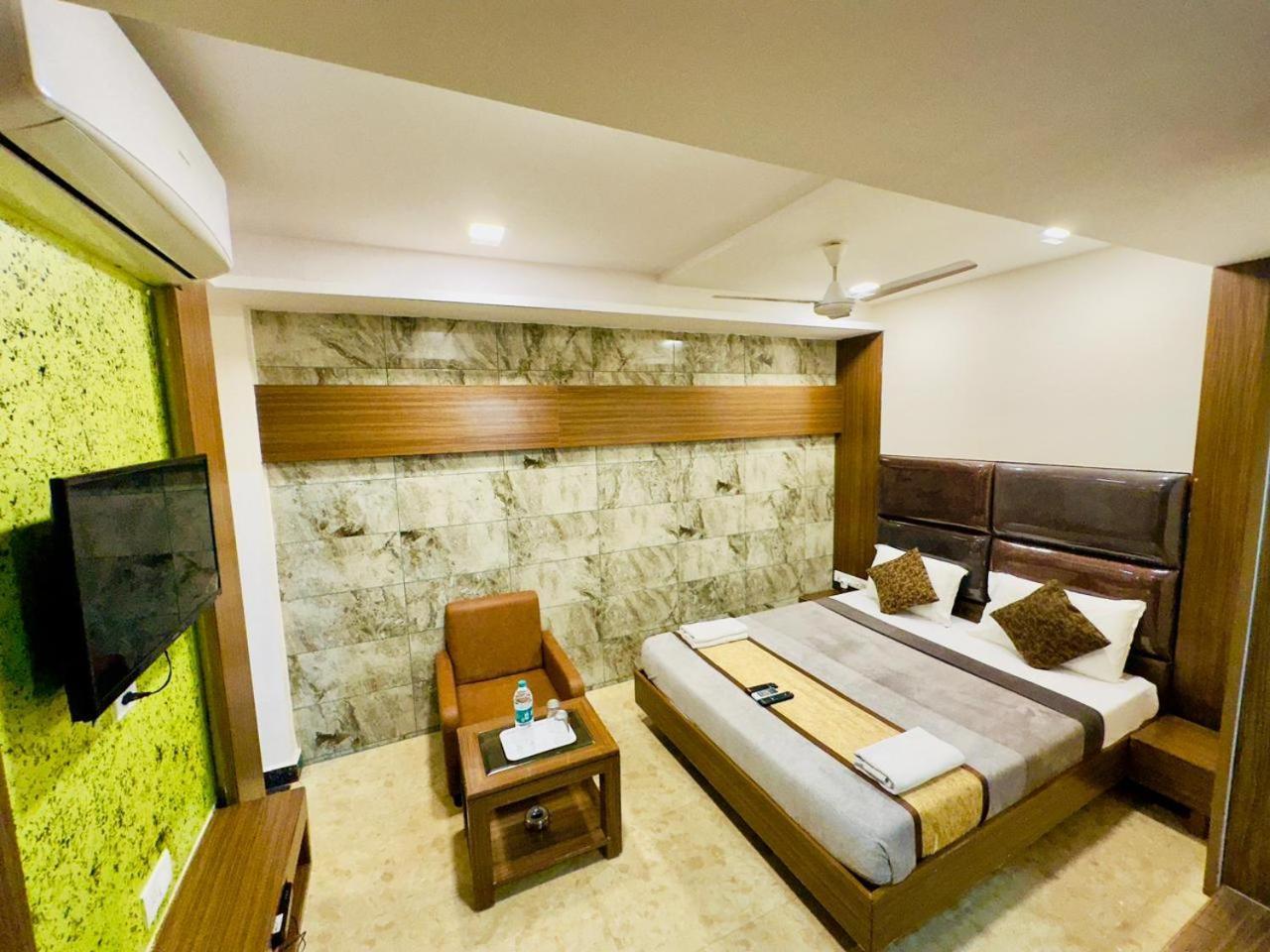 Sheraton Grande At Puratchi Thalaivar Dr Mgr Railway Station Hotel 3*